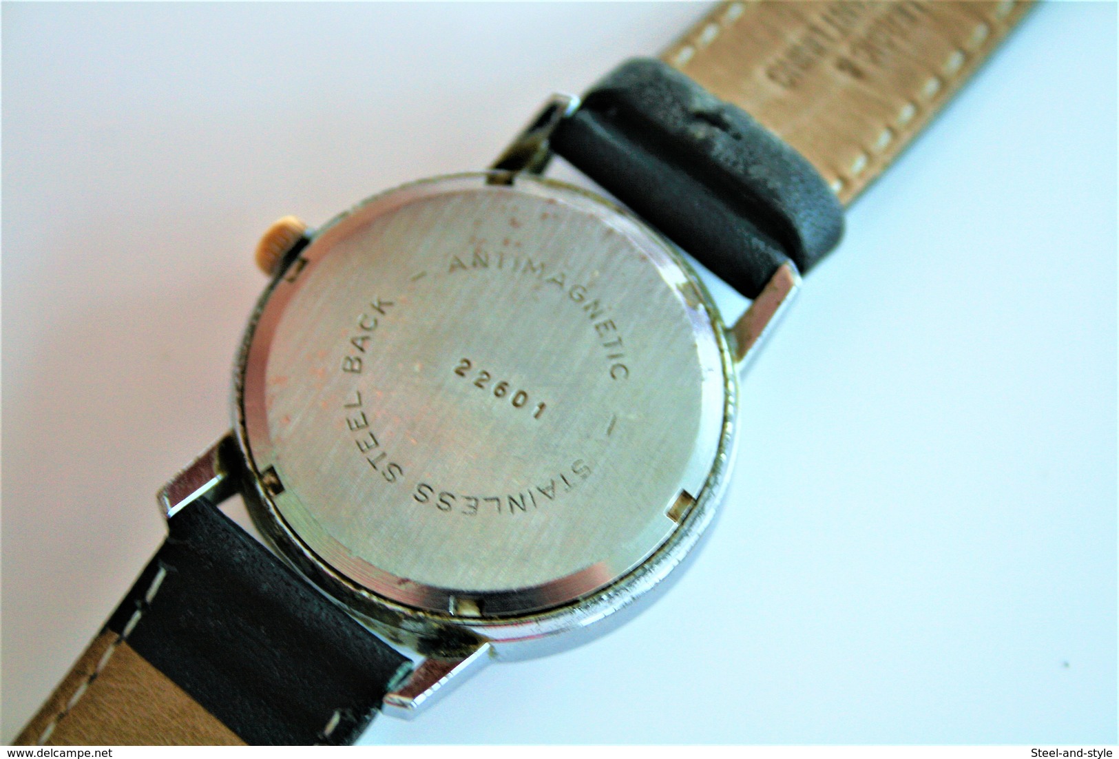 watches : PONTIAC * * * MEN INTERNATIONAL HAND WIND - 1960-70's  - original - swiss made - running - excelent condition