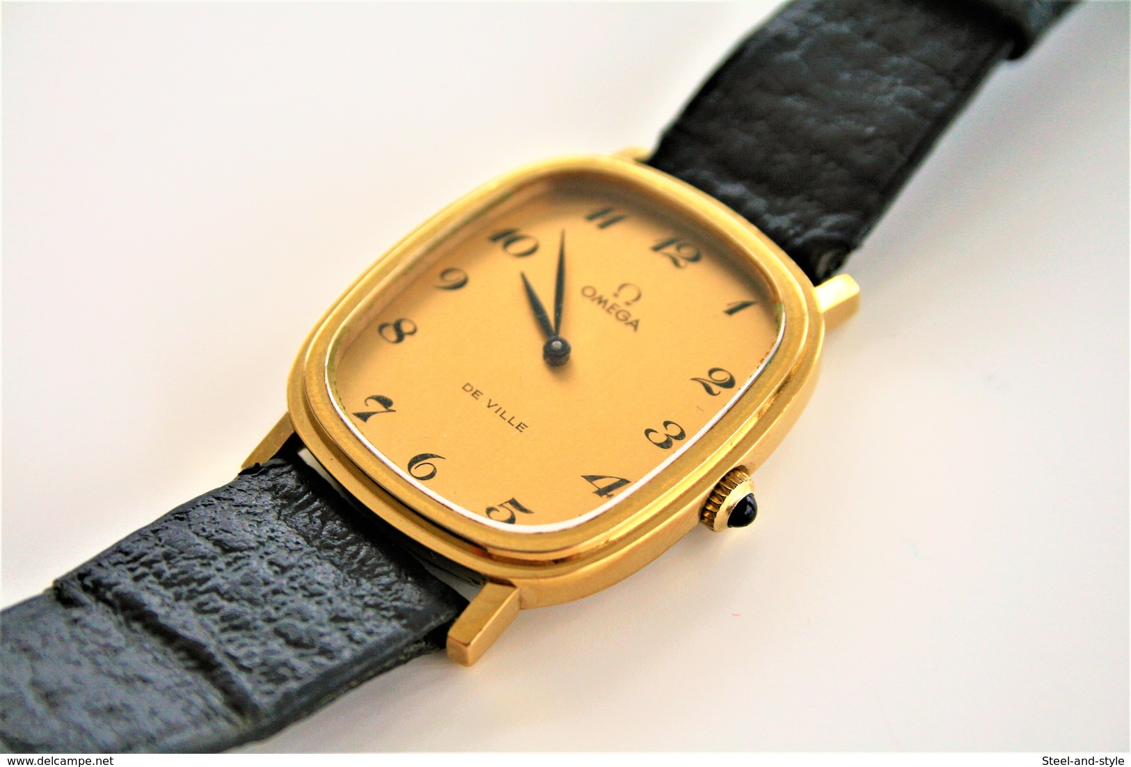 watches : OMEGA DEVILLE MECHANICAL MEN  - WITH ORIGINAL BAND BOX AND BOX PROTECTION 1973 - original - running - excelent