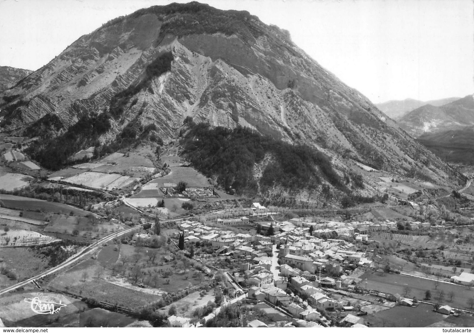 CPSM 26 LUC EN DIOIS VUE PANORAMIQUE AERIENNE   Grand Format 15 X 10,5 - Luc-en-Diois