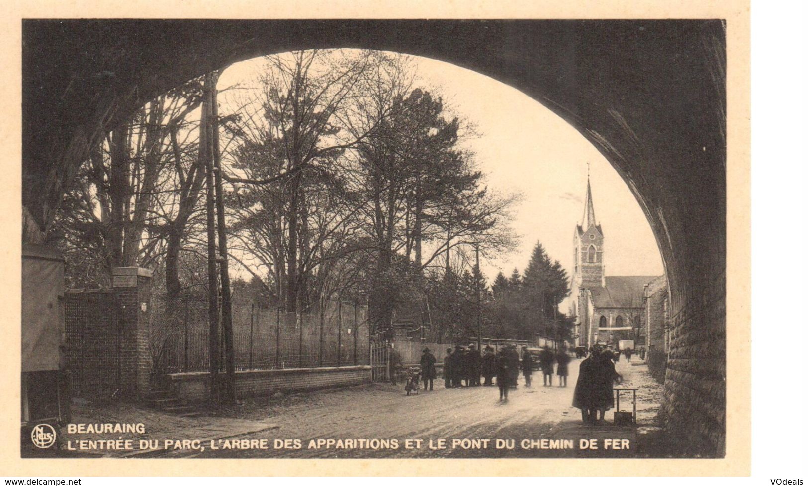 Beauraing - CPA - L'Entrée Du Parc, L'arbre Des Apparitions Et Le Pont - Beauraing