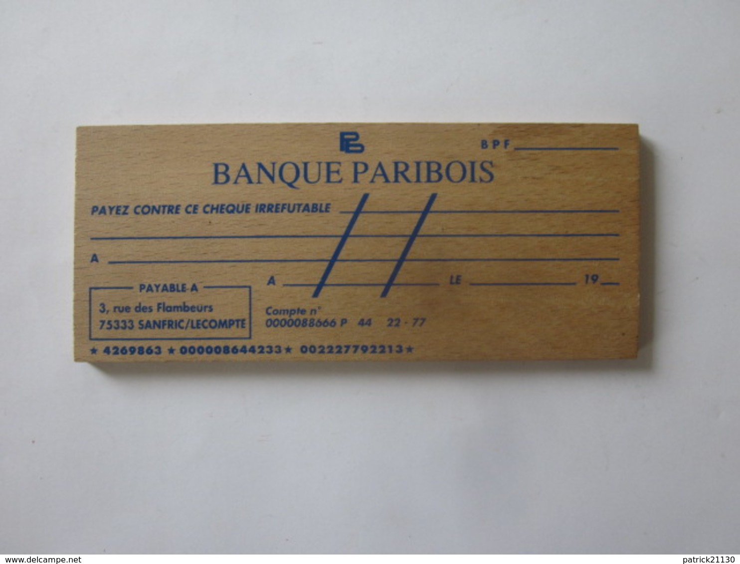 CHEQUE EN BOIS ORIGINAL ET AMUSANT - Fictifs & Spécimens