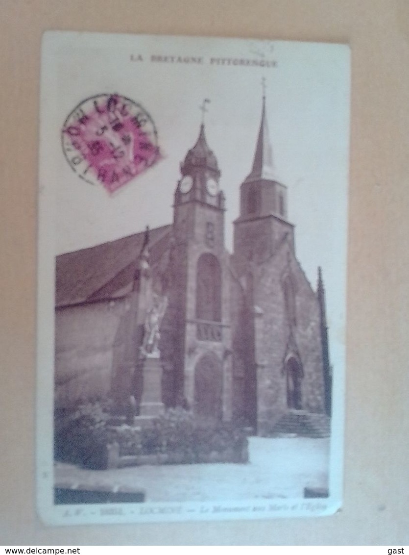 56   LOCMINE    LE  MONUMENT  AUX  MORTS  ET  L    EGLISE - Locmine