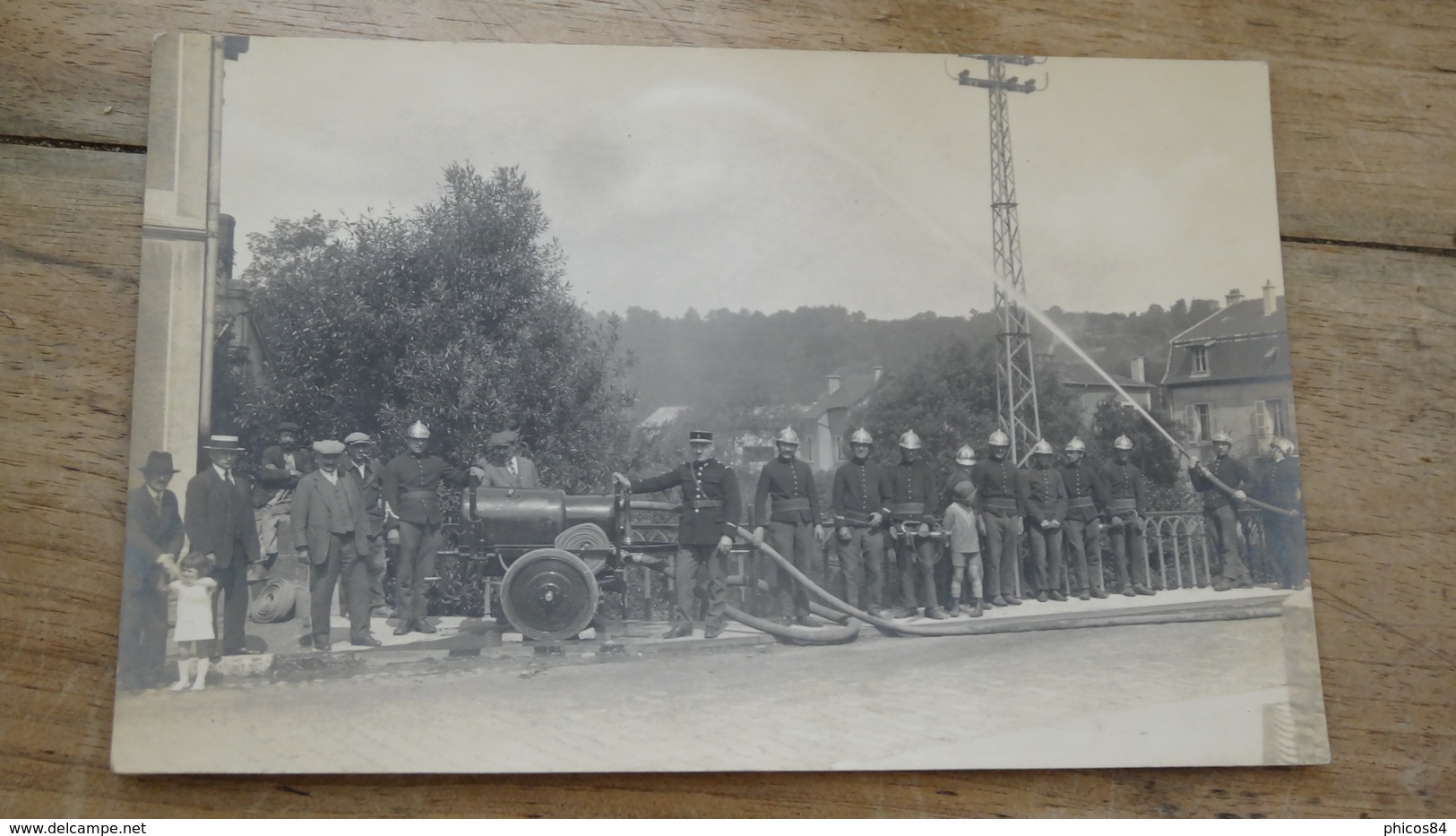 Carte Photo De POMPIERS A Situer (var?) ............... KR ...........2610 - Sapeurs-Pompiers