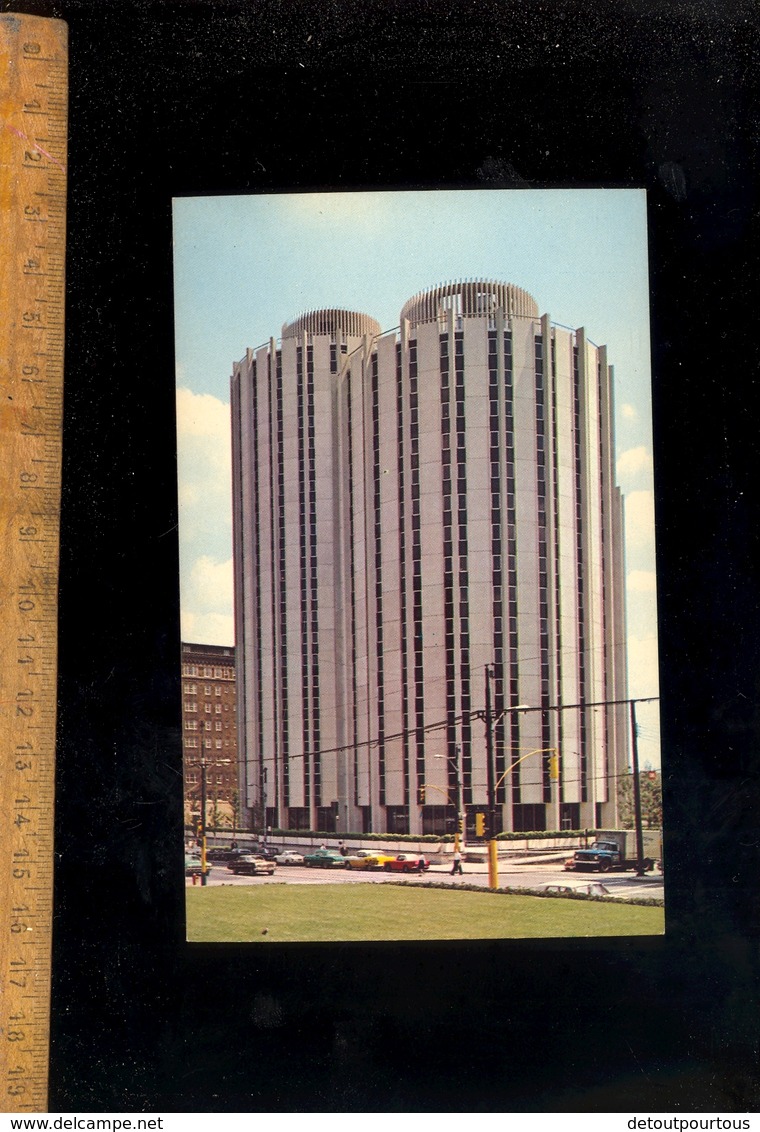 PITTSBURGH PA : Distinctive Dormitory Towers At The University / Volkswagen VW Karmann Ghia - Pittsburgh