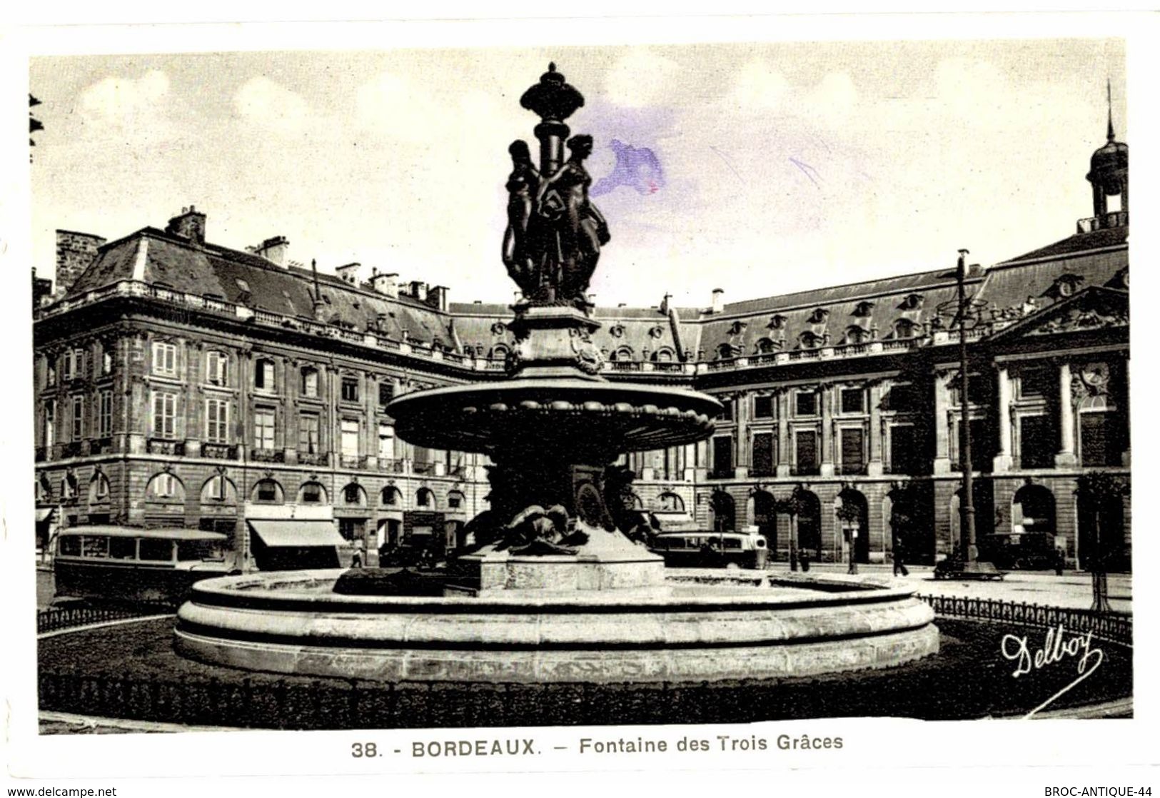 LOT N°375 - LOT DE 19 CPA DE BORDEAUX - PORT QUAIS RADE PORT AUTONOME BOURSE FONTAINE DES TROIS GRACES LA GARONNE