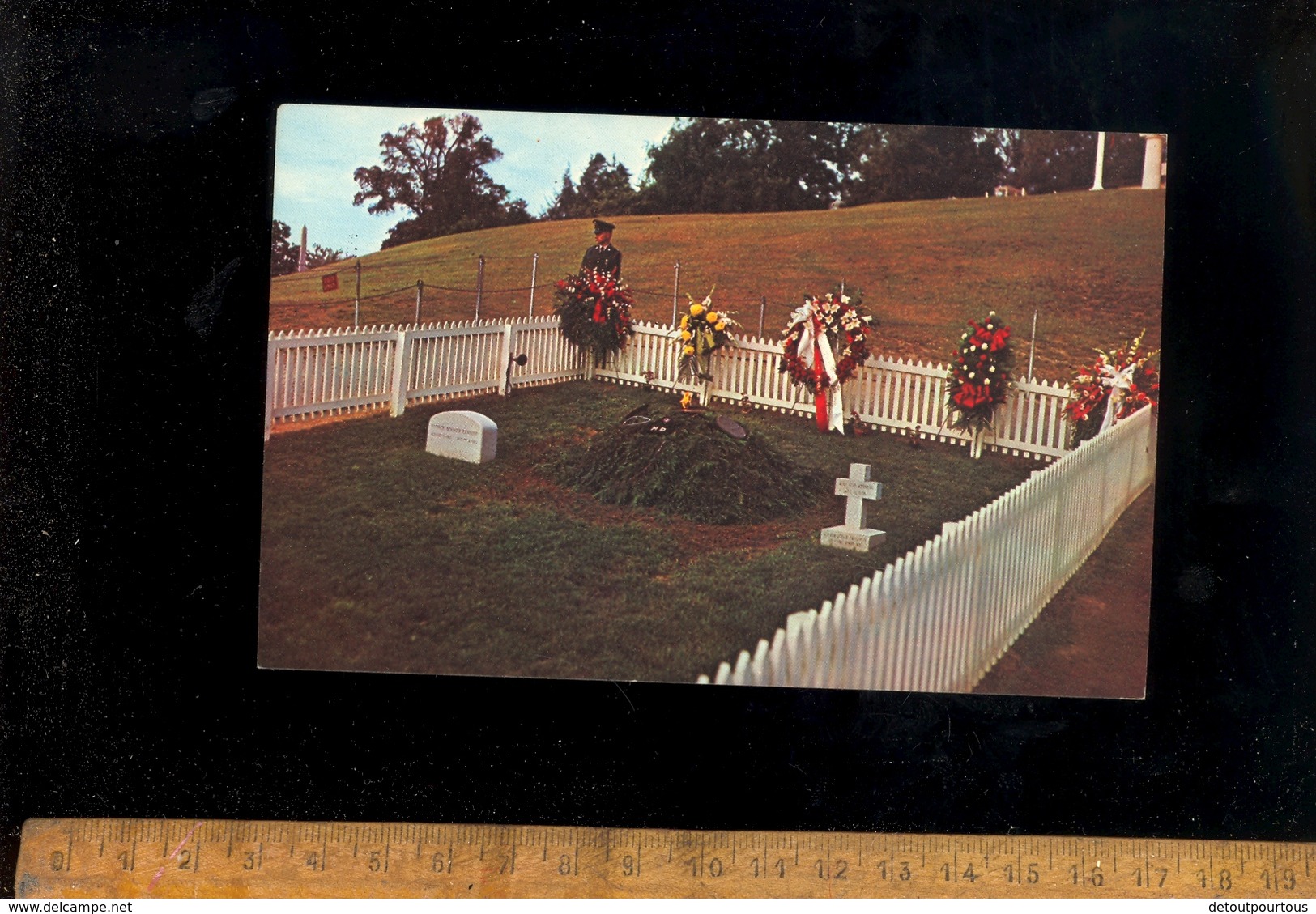 ARLINGTON Virginia : Grave Of John F KENNEDY The 35th President Of The USA  National Cemetery - Arlington