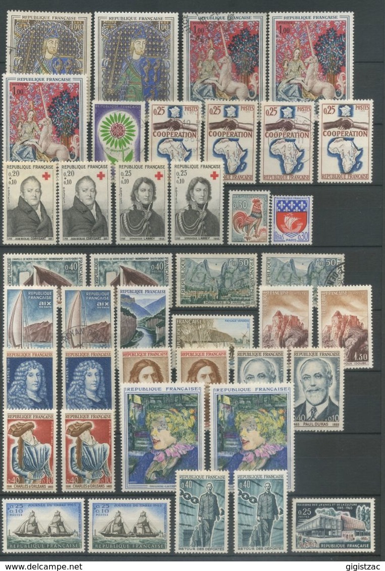 ALBUM PLUSIEURS CENTAINES DE TIMBRES DE FRANCE