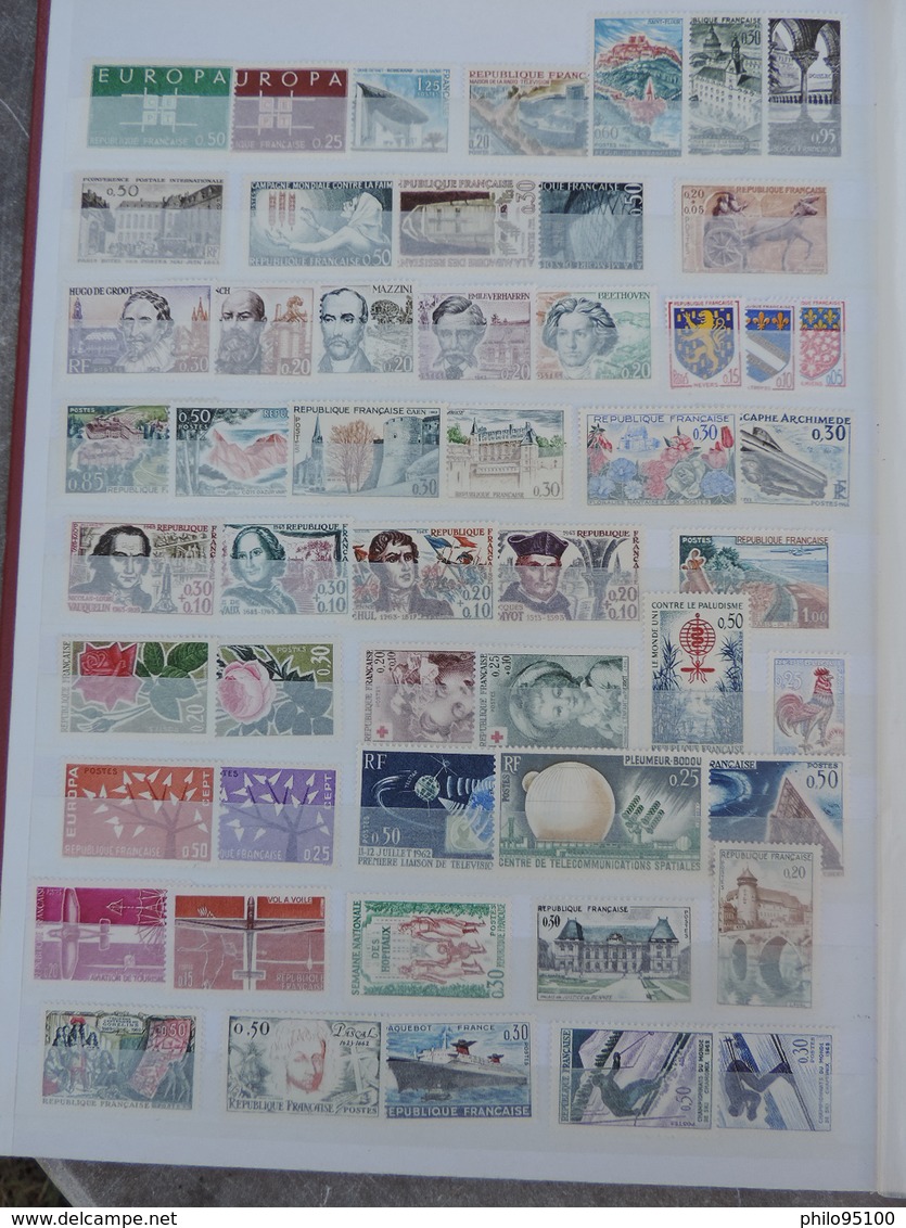 album de 670 timbres neuf France de 1958 à 1976.