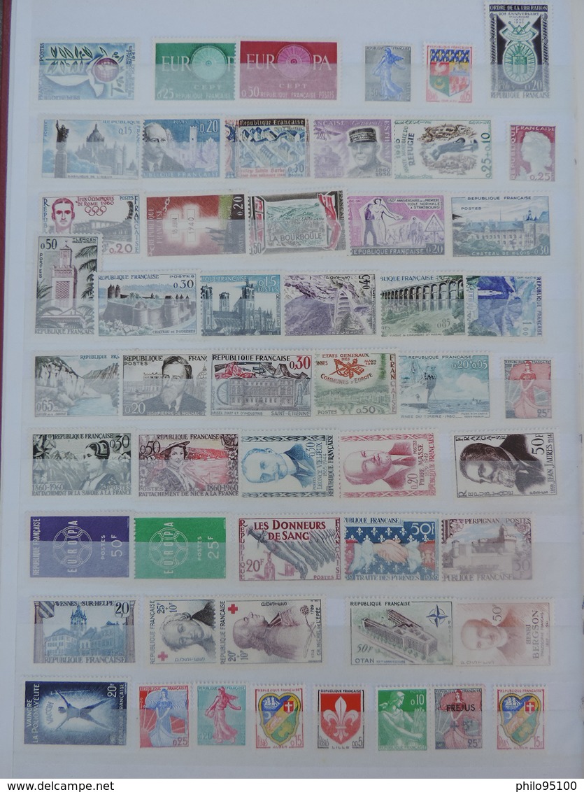 album de 670 timbres neuf France de 1958 à 1976.