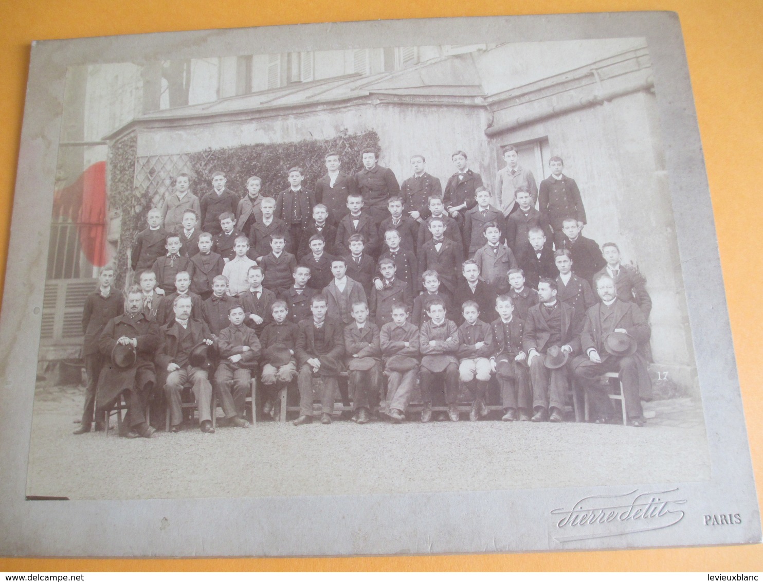 Grande Photographie Montée Sur Carton/Groupe D’écoliers Avec Professeurs/Pierre PETIT/ Paris/Vers  1890-1910    PHOTN292 - Anciennes (Av. 1900)