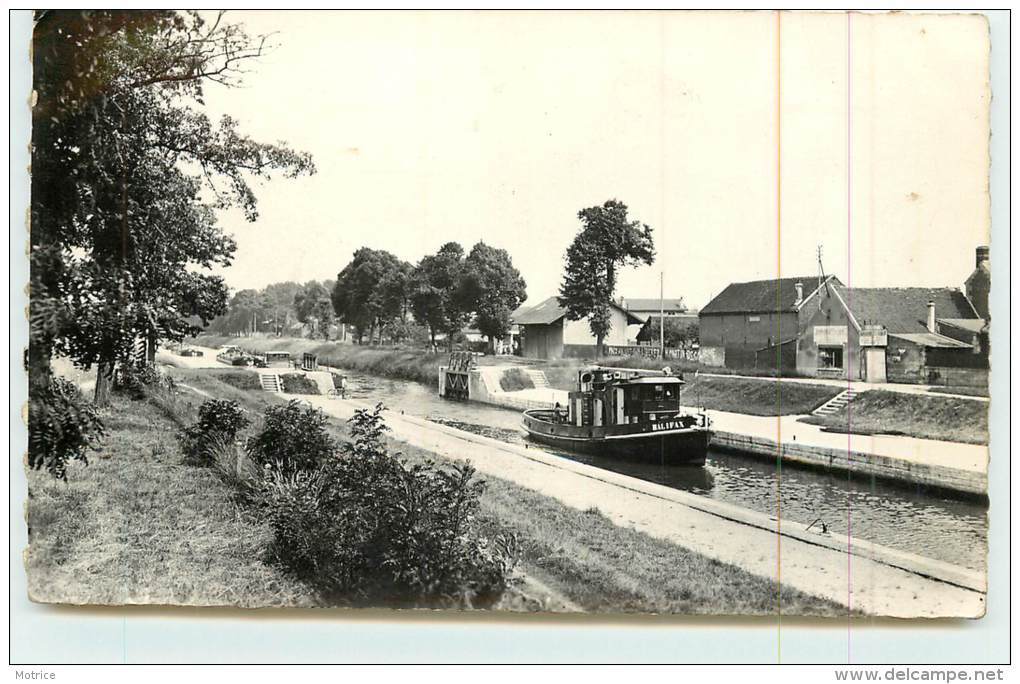 VENETTE  - Les Bords De L'oise, Remorqueur Halifax. - Venette