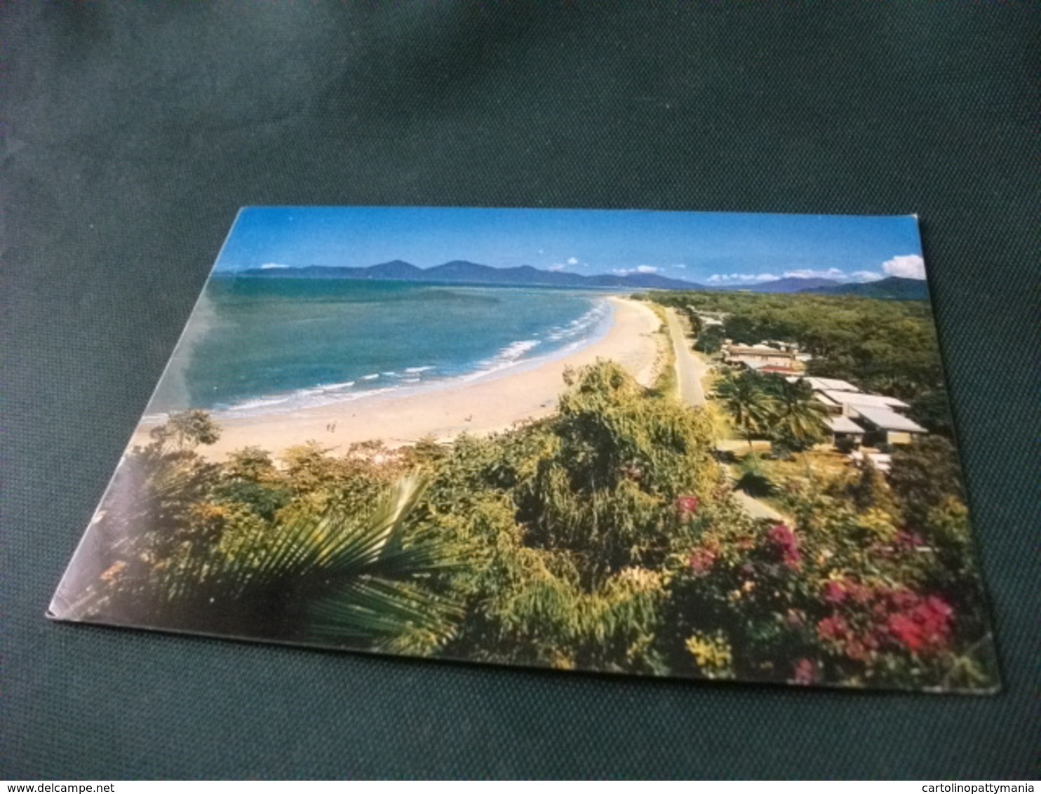 STORIA POSTALE  FRANCOBOLLO AUSTRALIA BEACH VIEW OF YORKEY'S KNOB CAIRNS N. QLD.  PIEGA ANG. - Cairns