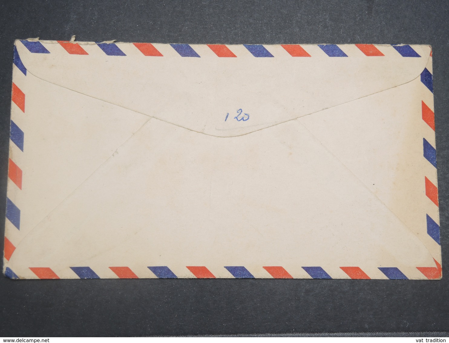 NOUVELLE CALÉDONIE - Enveloppe De Nouméa Pour Paris En 1946 , Affranchissement Plaisant - L 14817 - Cartas & Documentos