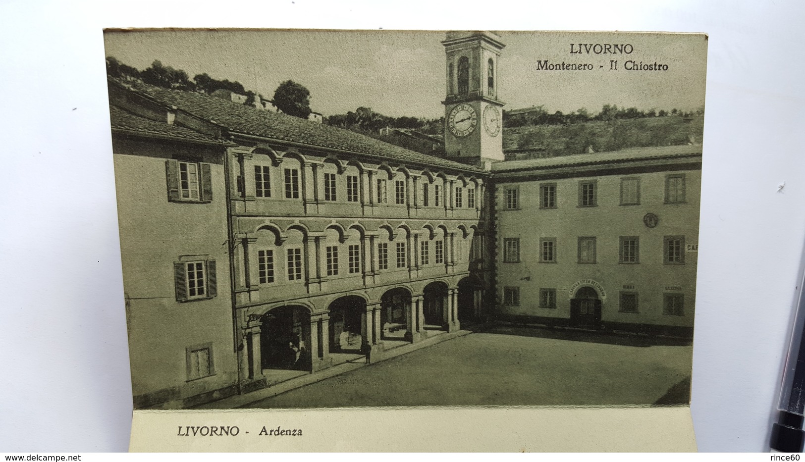 TRES BEAU CARNET DE 24 CARTES POSTALES de la ville de LIVORNO