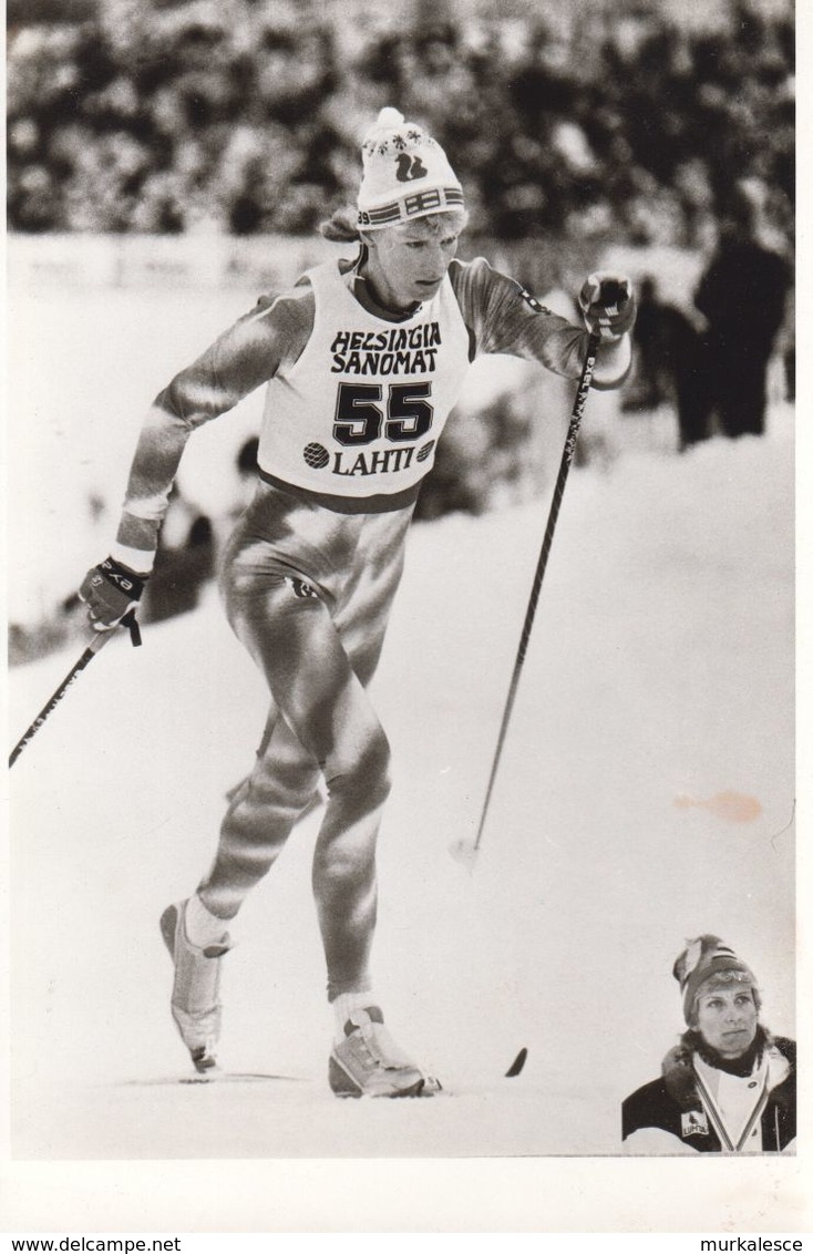 1607   LAHTI    FOTO    18 X 12  CM  WETTER AUF SKIFAHREN - Sports D'hiver