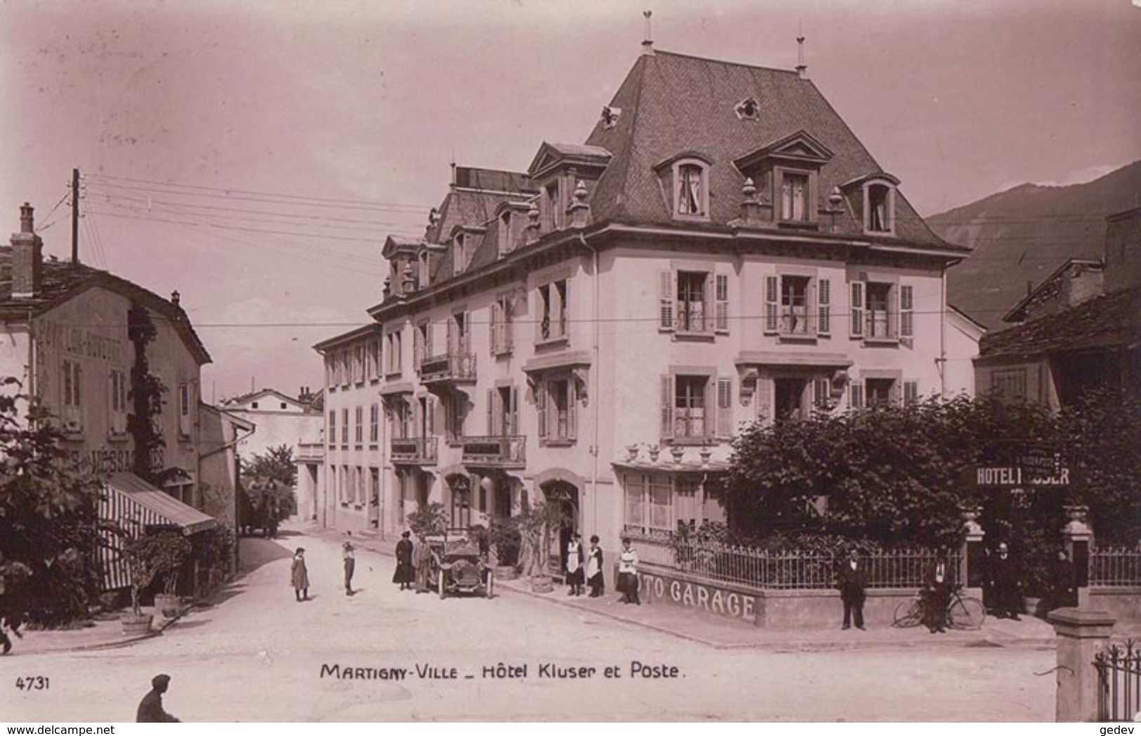 Martigny-Ville, Automobile Devant Hôtel Kluser Et Poste (24.1023) - Martigny