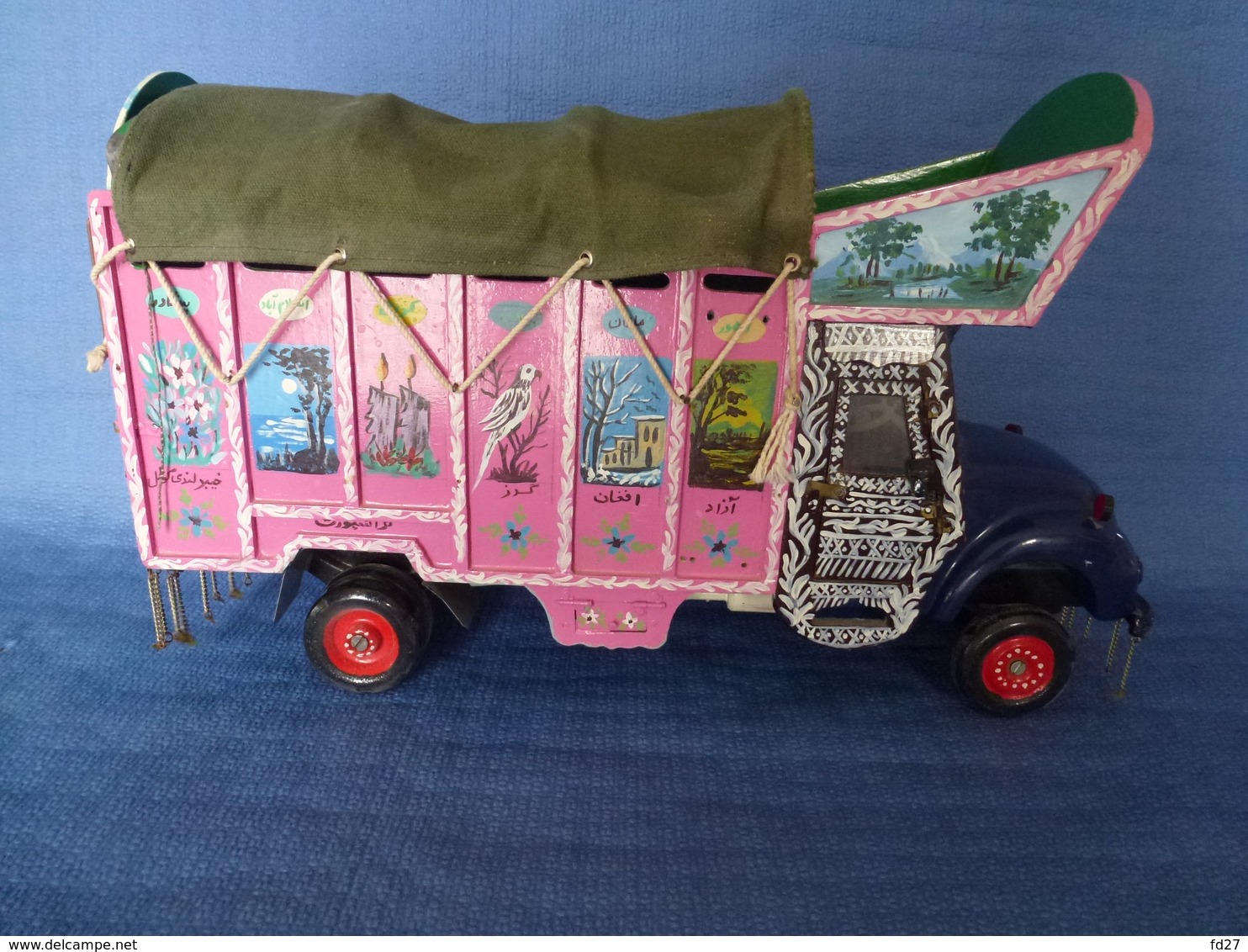 Pièce Unique - Camion Pakistanais Artisanal - - Vrachtwagens, Bus En Werken