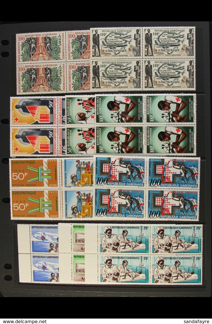 NEVER HINGED MINT BLOCKS OF FOUR 1960-2000 Lovely All Different Collection Of (perforated) Blocks Of Four With Many As C - Sonstige & Ohne Zuordnung