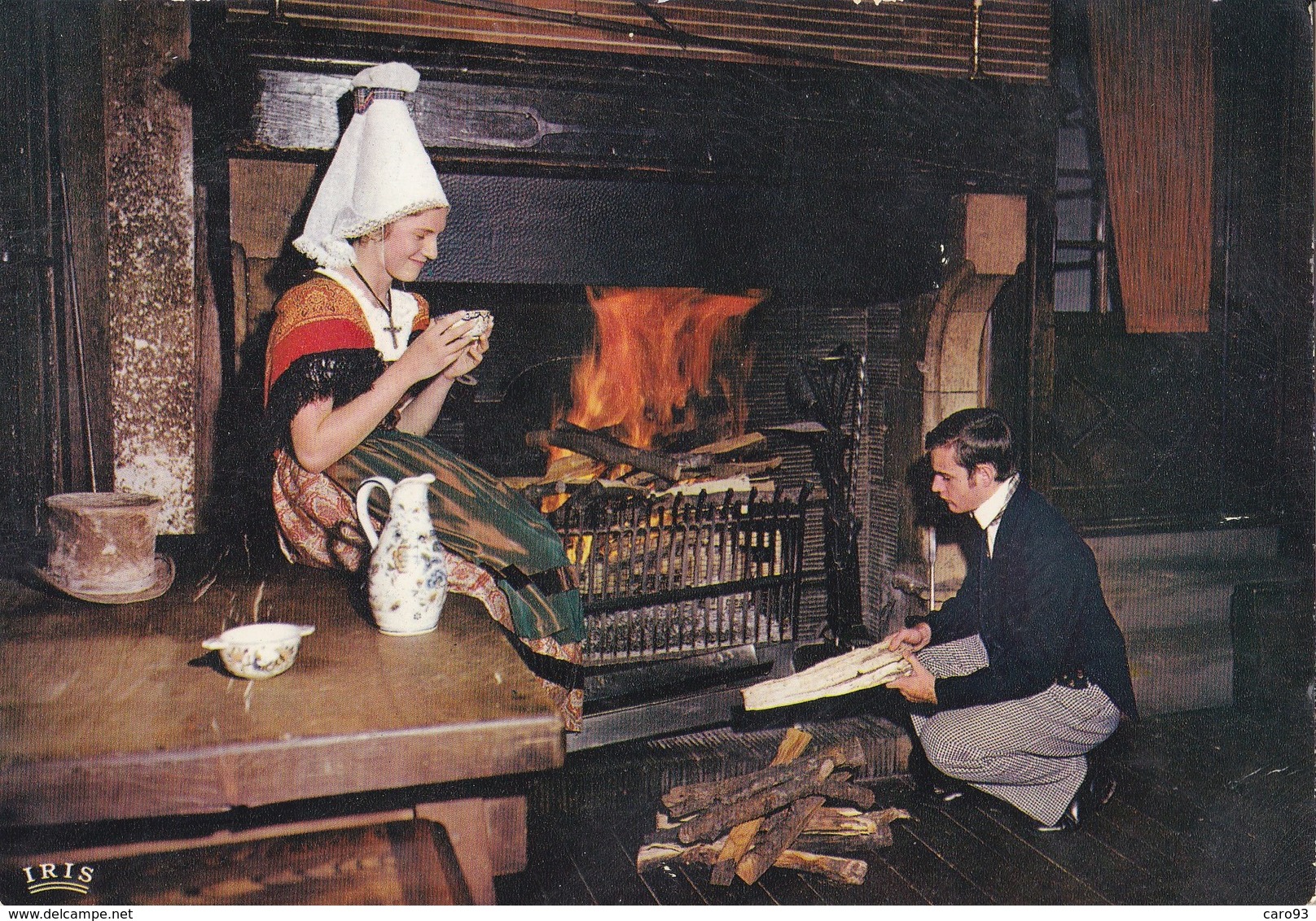 La Normandie. Couple En Costume Régional Hôtel De La Couronne à Rouen Coiffe De Lisieux - Costumes