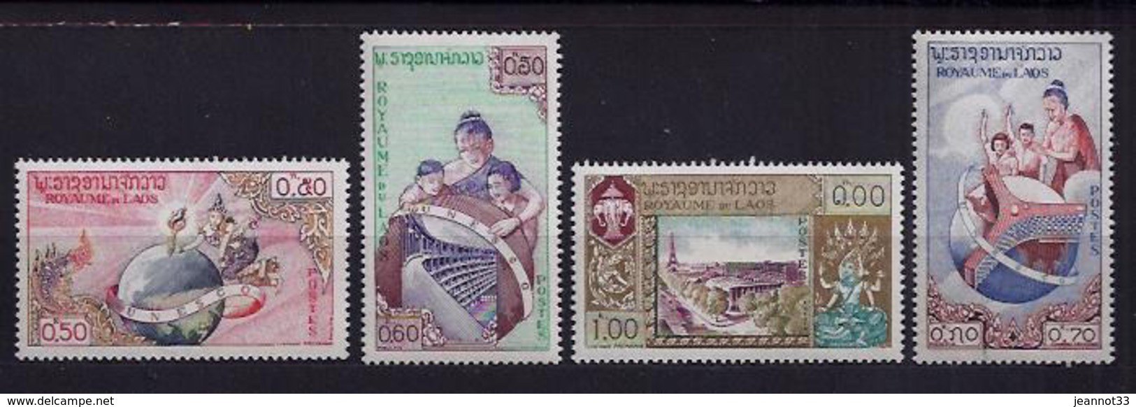 TIMBRES 51 A 54**  Cote 2,25 - Laos