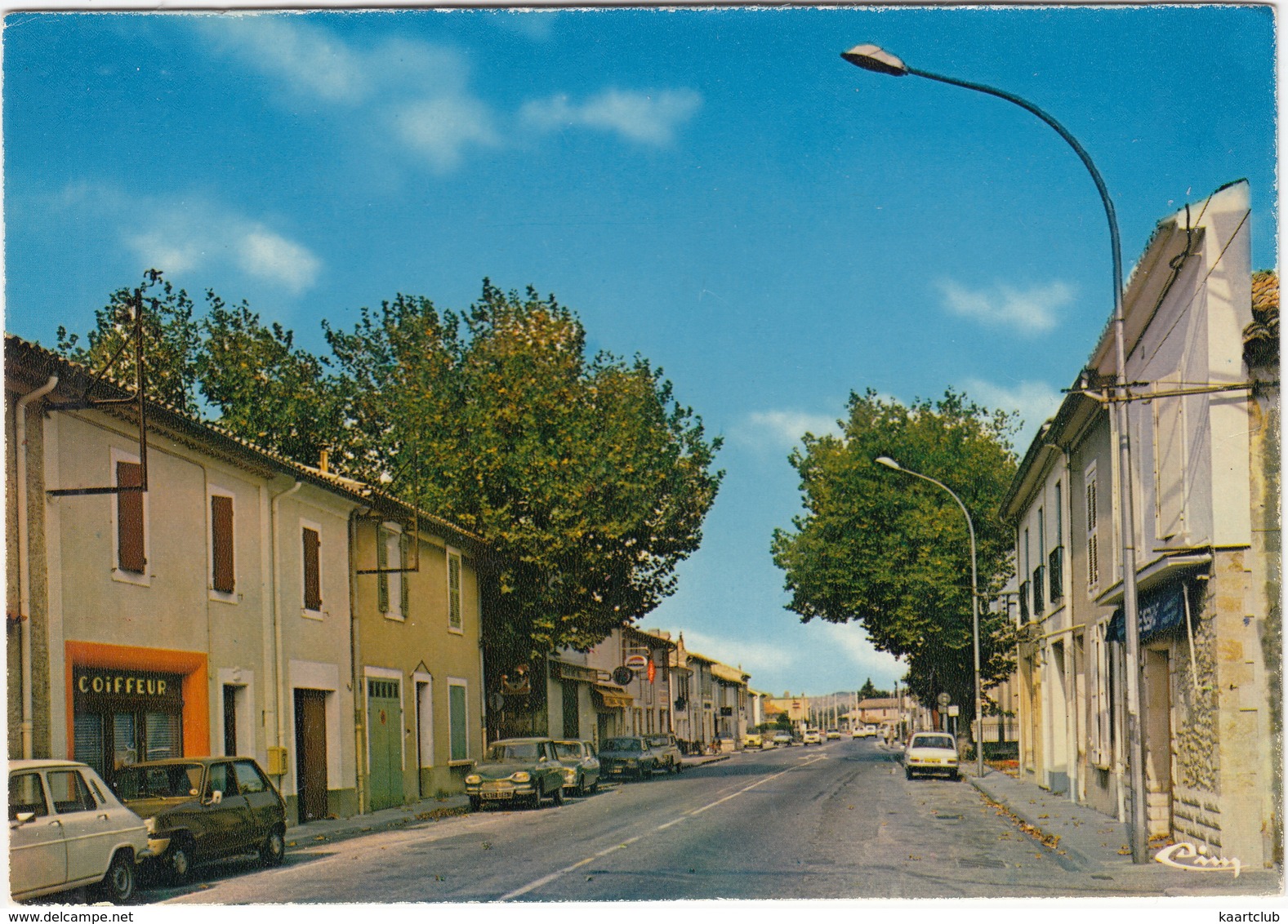 Cheval-Blanc: SIMCA 1100, RENAULT 5, CITROËN AMI BREAK & DYANE - 'Coiffeur', La Canebière - (Vaucluse) - Voitures De Tourisme