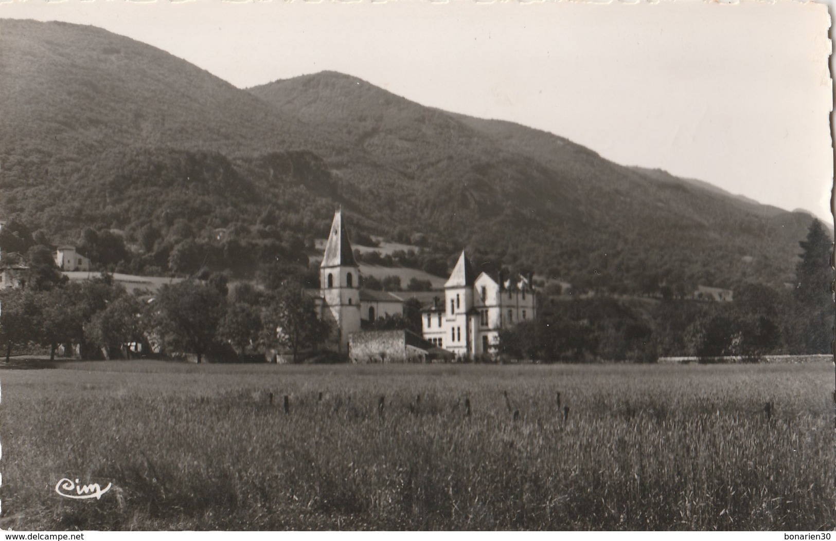 CPSM   26 BAUME D'HOSTUN   EGLISE ET CHATEAU - Autres & Non Classés