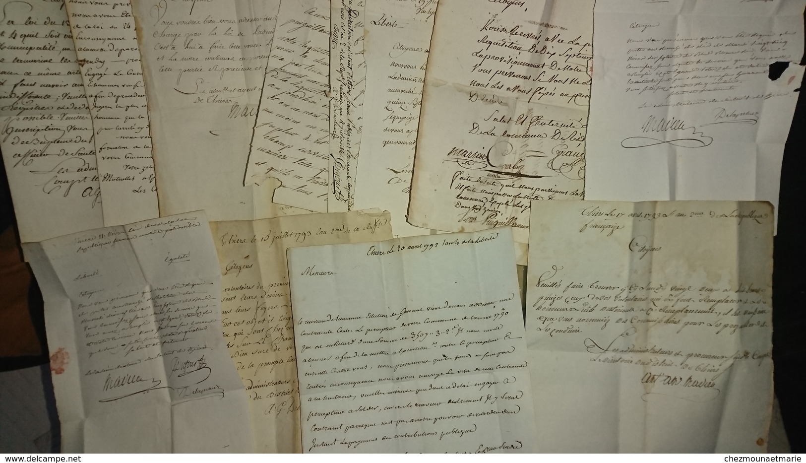 ANNEES 1790 - LOT DE 50 LETTRES COURRIERS MISSIVES LAC PUY DE DOME DISTRICT THIERS PUY GUILLAUME - Manuscrits