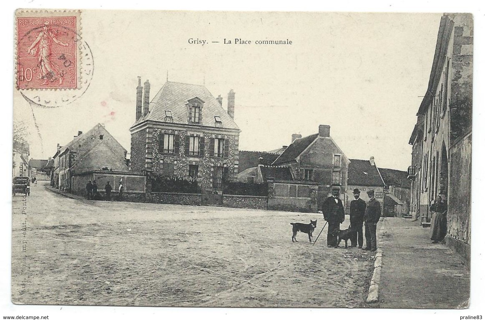 CPA - GRISY, LA PLACE COMMUNALE - Val D' Oise 95 - Animée, Chiens - Circulé 1904 - Autres & Non Classés