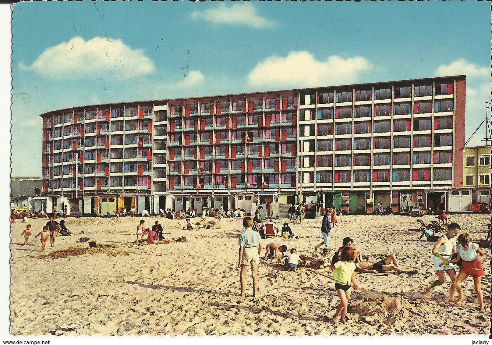 Mariakerke -- Centre De Vacances - Façade Principale Et La Plage.   ( 2 Scans ) - Oostende