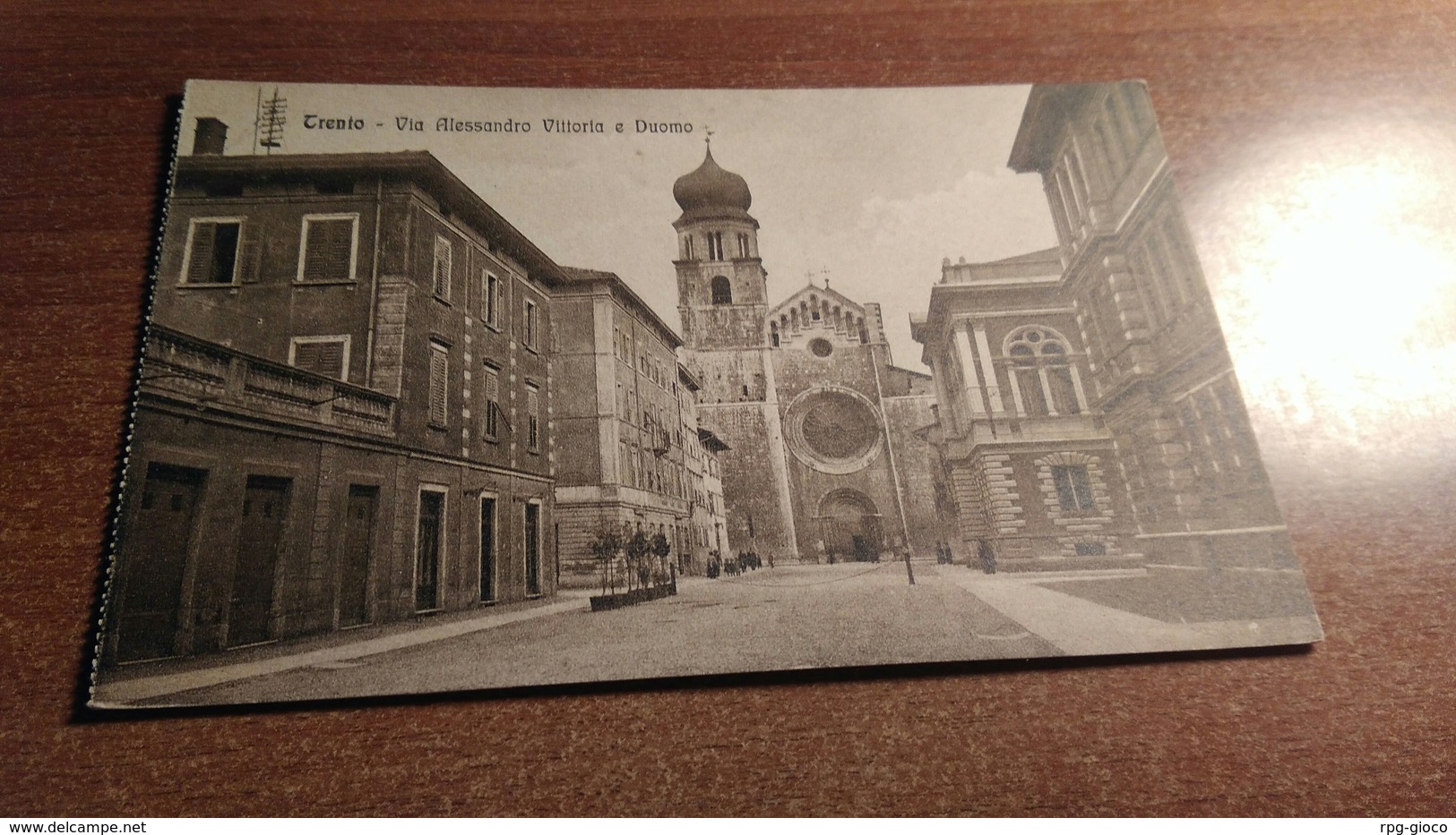 Cartolina Trento Via Alessandro Vittoria E Duomo    Fp  Non Viaggiata(a635) - Non Classificati