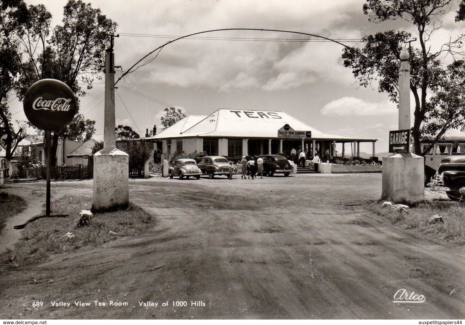 2 CPSM USA - Voitures Américaines & Coca-Cola 1950 - Valley View Tea Room, 1000 Hills - Cape Town University - 689 & 970 - Passenger Cars