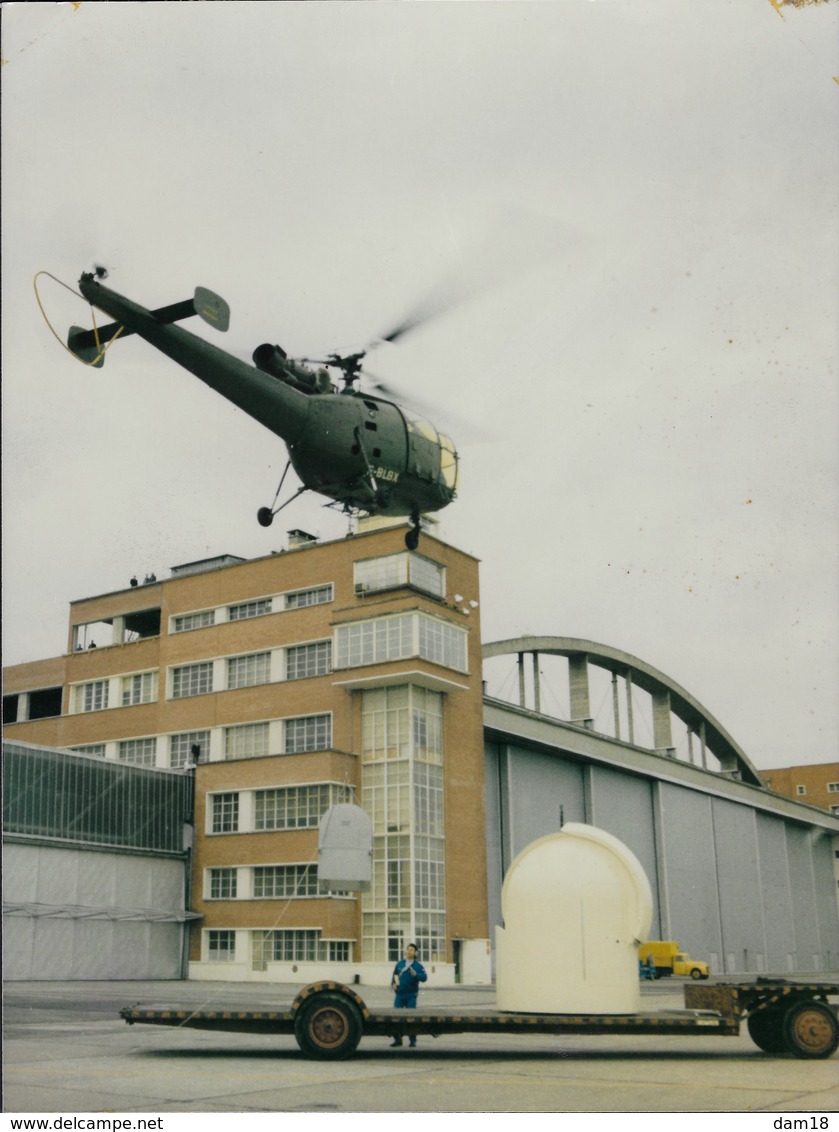 PHOTO HELICOPTERE USINE AEROSPATIALE TOULOUSE Datée 29 03 1972 Format 223 X 172 Mm - Aviation