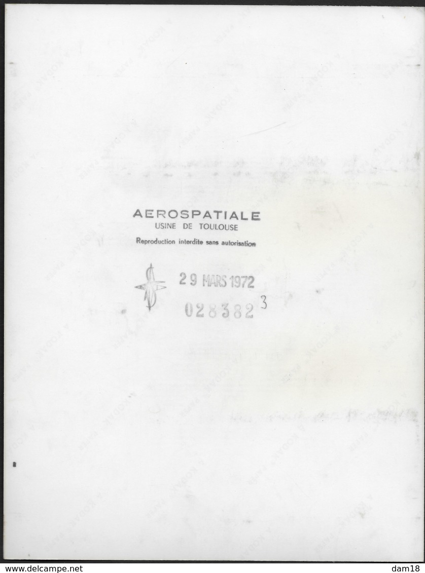 PHOTO HELICOPTERE USINE AEROSPATIALE TOULOUSE Datée 29 03 1972 Format 223 X 172 Mm - Aviation