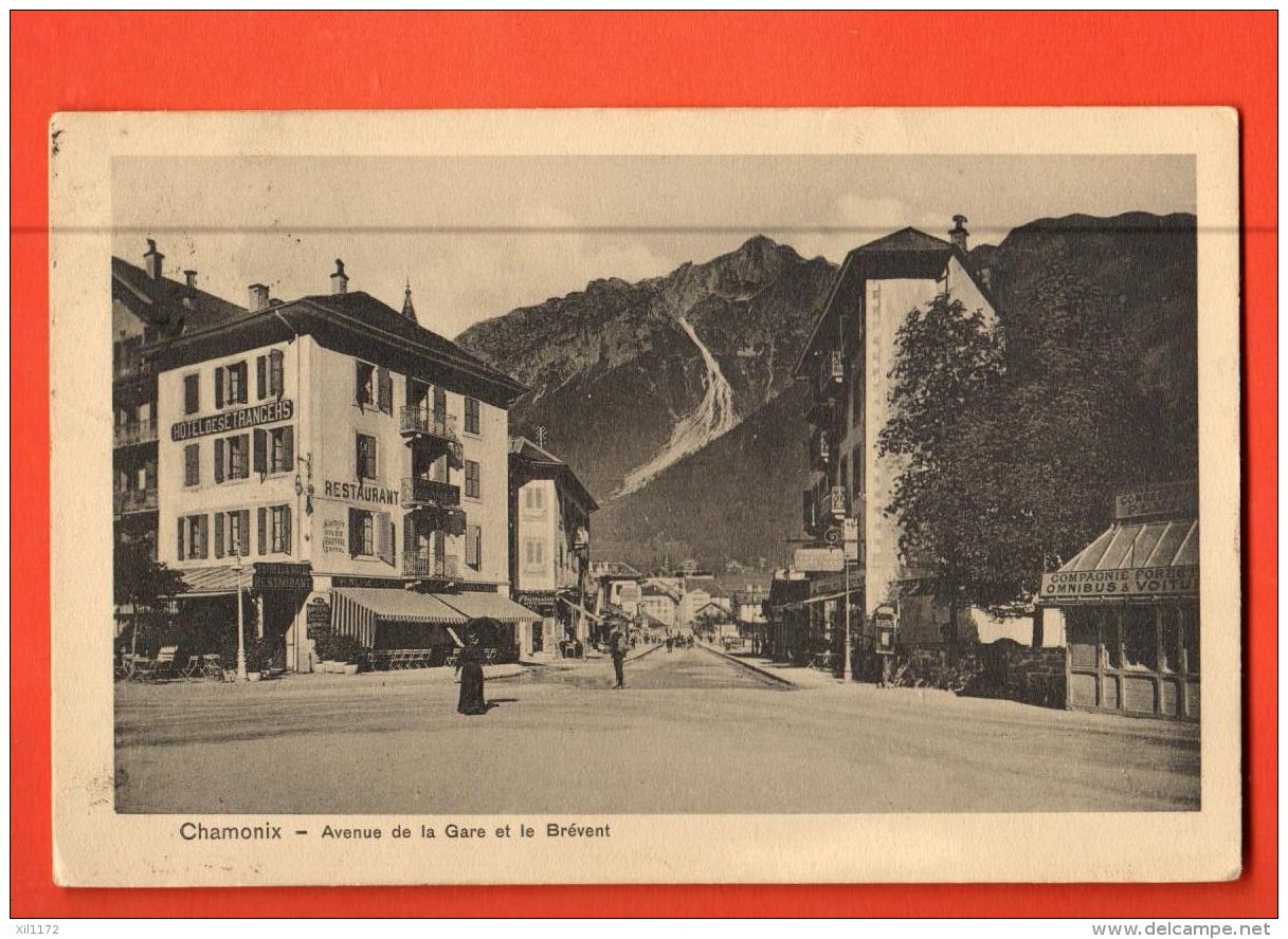 GBN-12  Chamonix  Avenue De La GAre Et Le Brévent. Hotel Des Etrangers. . Circulé Vers Martigny Suisse - Chamonix-Mont-Blanc