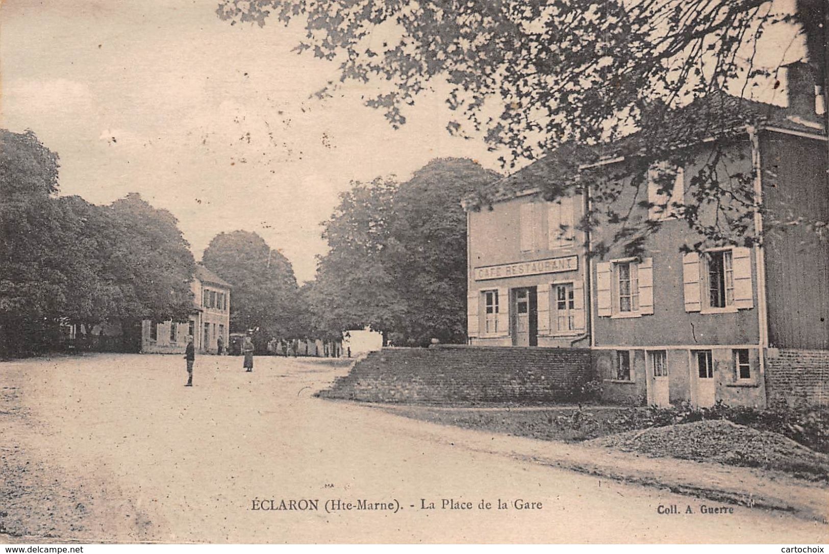 52 - Eclaron - La Place De La Gare - ( Café -restaurant ) - Autres & Non Classés