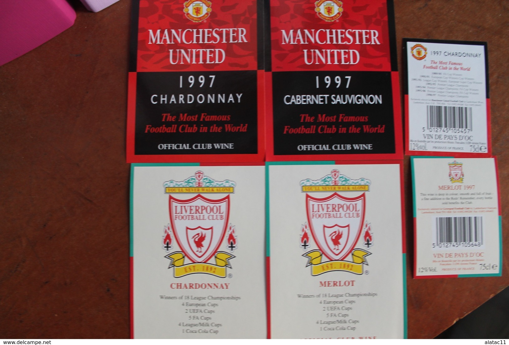 MANDCHESTER  UNITED    LIVERPOOL  FOOTBALL  CLUB   -         4   ETIQUETTES  NEUVES  -  JAMAIS  ENCOLLEES - Languedoc-Roussillon