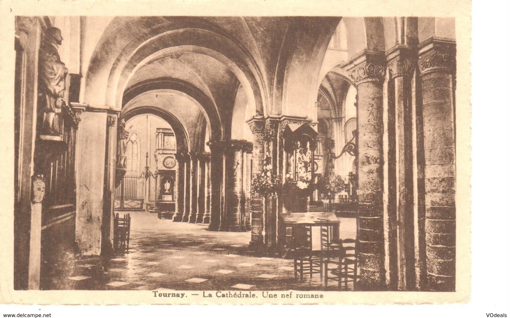 Tournai - CPA - La Cathédrale - Une Nef Romane - Tournai