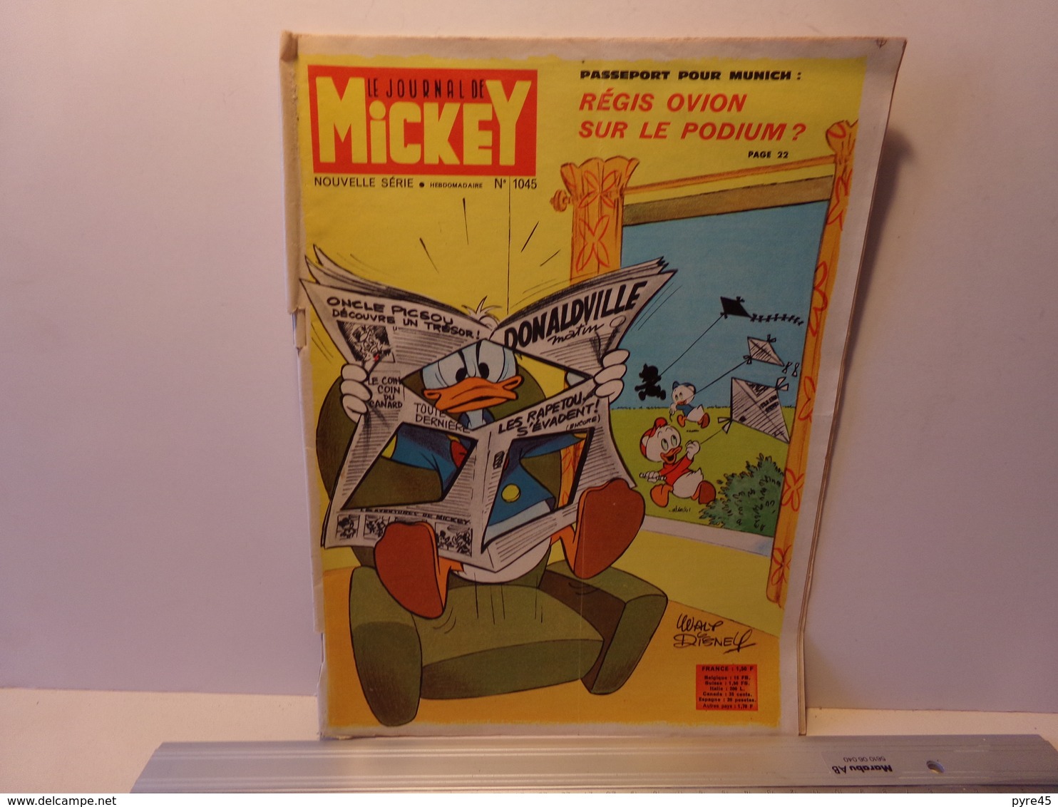 Le Journal De Mickey Nouvelle Série N° 1045, 39 Pages , 1972,  " Régis Ovion Sur Le Podium " - Autres & Non Classés