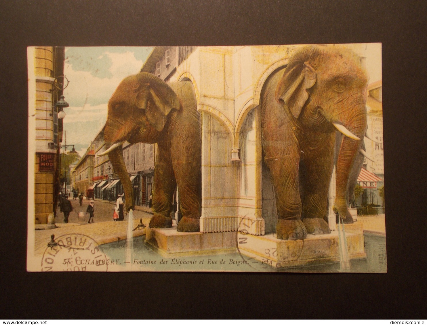 Carte Postale - CHAMBERY (73) - Fontaine Des Elephants Et Rue De Boigne (2150) - Chambery