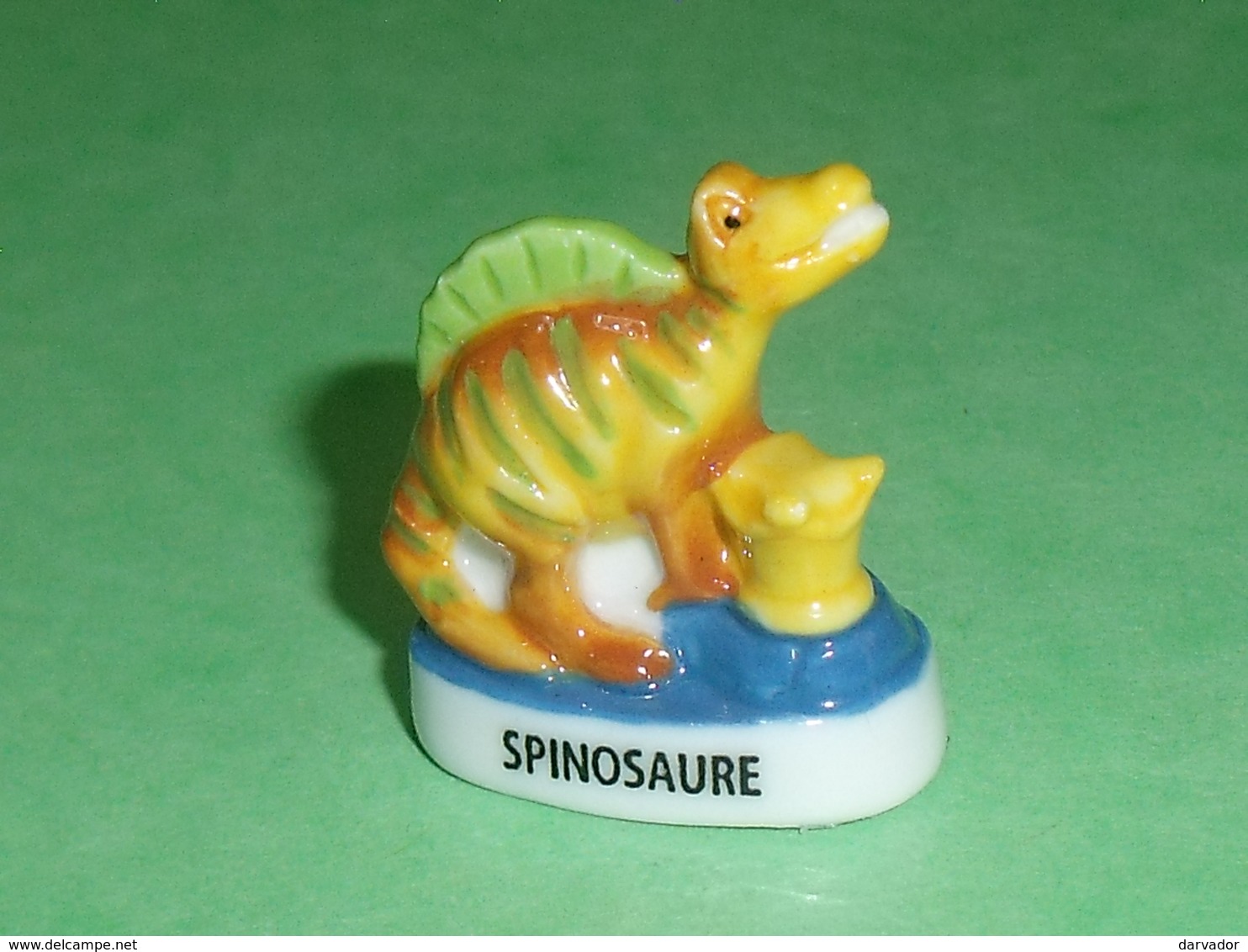 Fèves / Animaux / Dinosaure : Spinosaure  T105 - Animaux