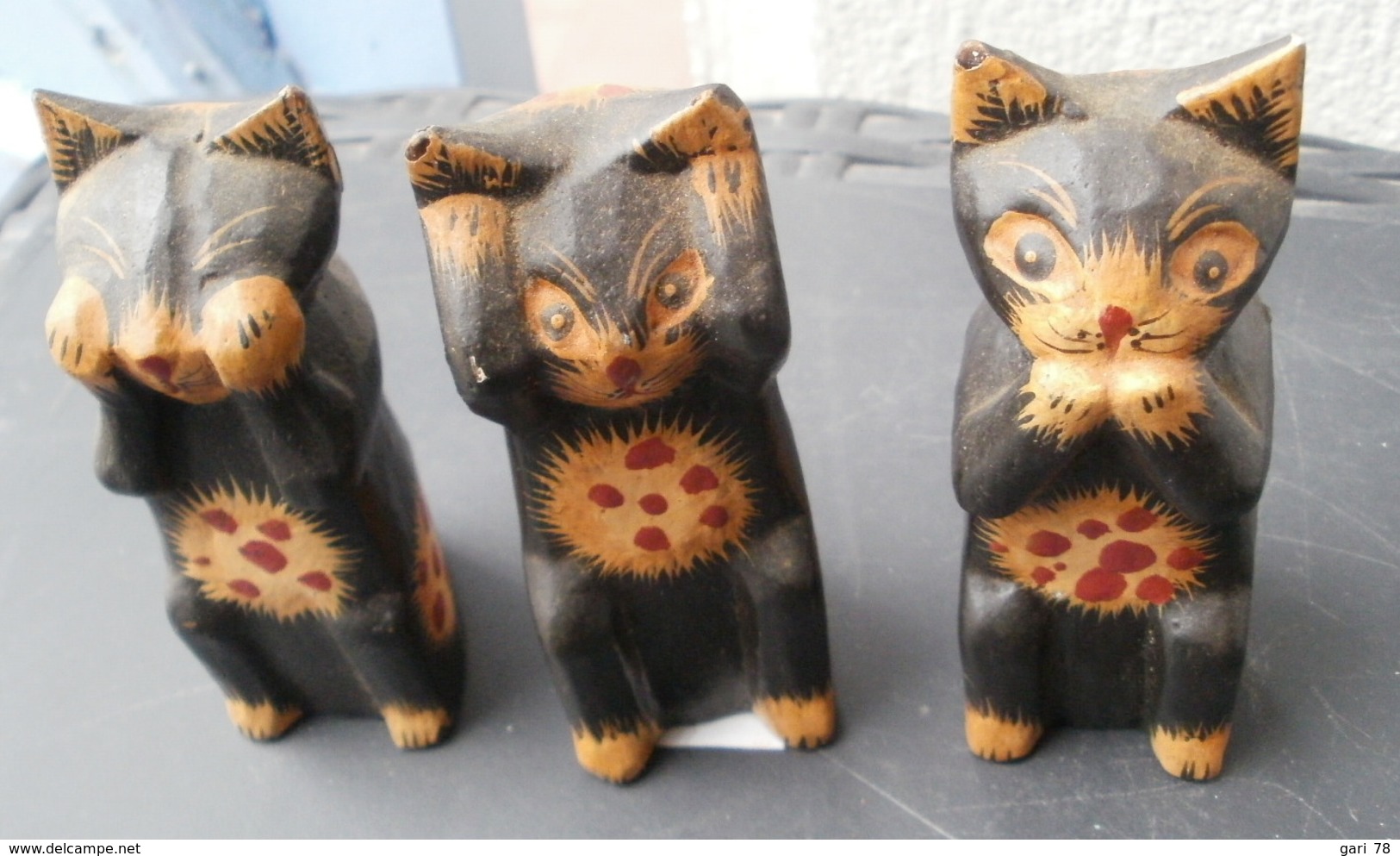 Les 3 CHATS De La SAGESSE (en Bois) Hauteur 8.5 Cm - Katten