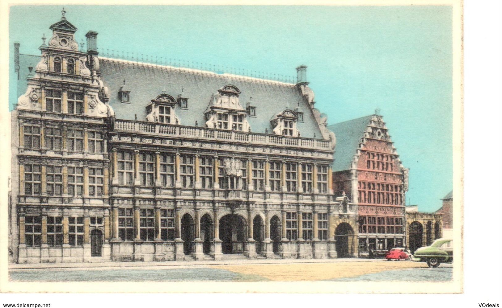 Tournai - CPA - Vielle Halle Aux Draps - Doornik