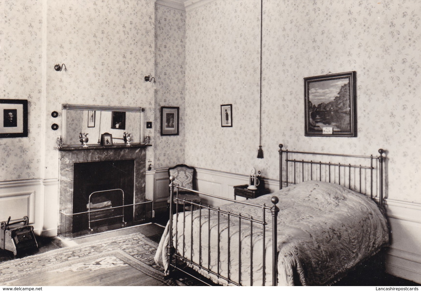 Postcard Sir Winston Churchill's Birth Room Blenheim Palace Woodstock Oxon [ Churchill Int ] RP My Ref  B22419 - Politicians & Soldiers