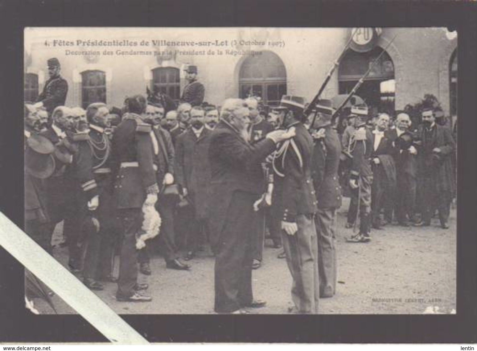 Lot Et Garonne - Villeneuve Sur Lot - Décorations Des Gendarmes - Mauvais état - Villeneuve Sur Lot