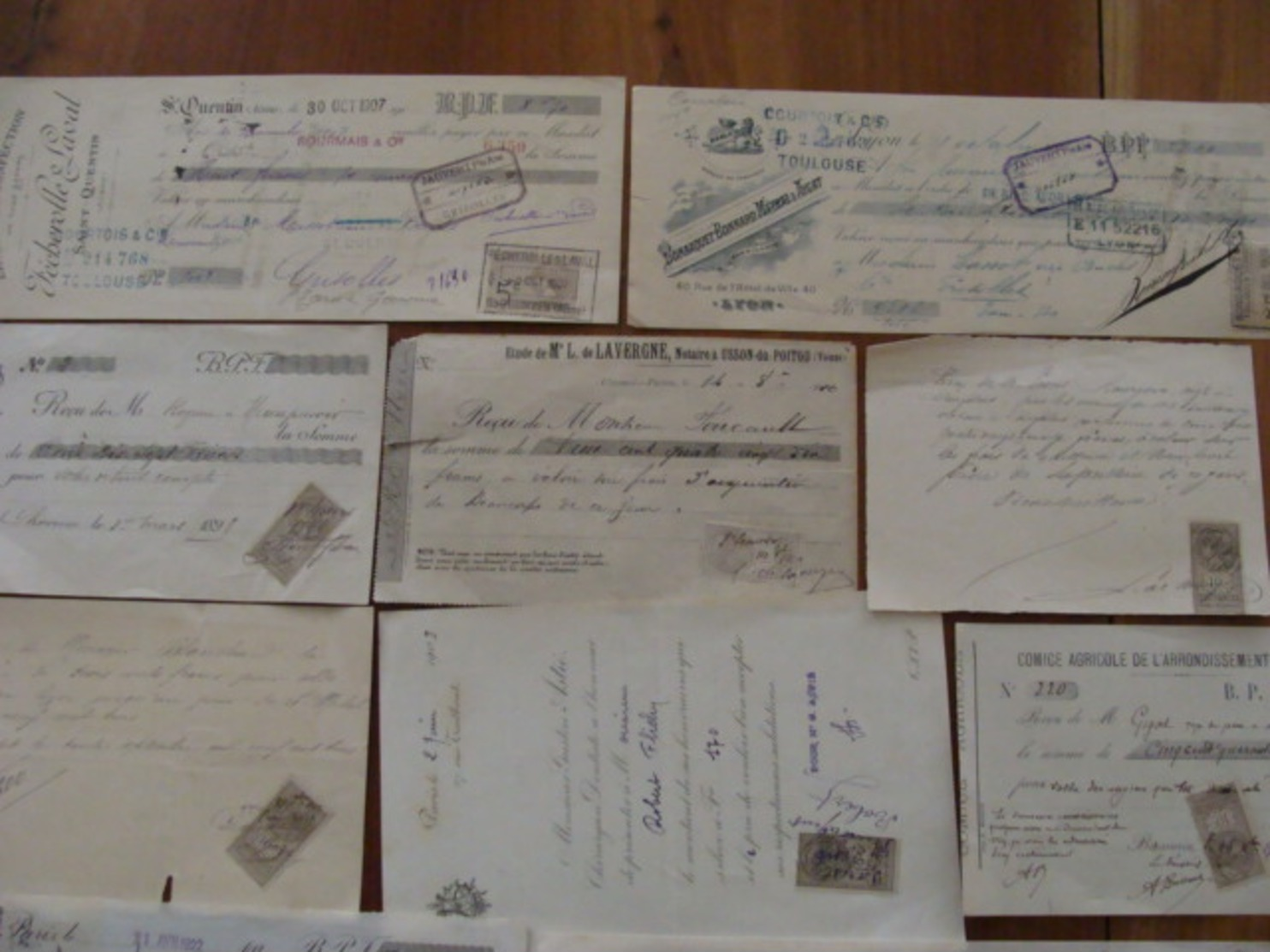 LOT 175 DOCUMENTS AVEC TIMBRE FISCAL DIMENSION .... VOIR PHOTOS DU LOT  EMPIRE AUX ANNEES 1930