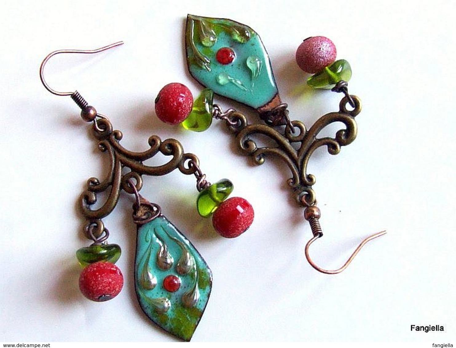 Boucles D'oreilles Turquoise Rouge Cerise Vert émaux Sur Cuivre Quartz Titane Verre Chandelier  Un Merveilleux Travail A - Earrings