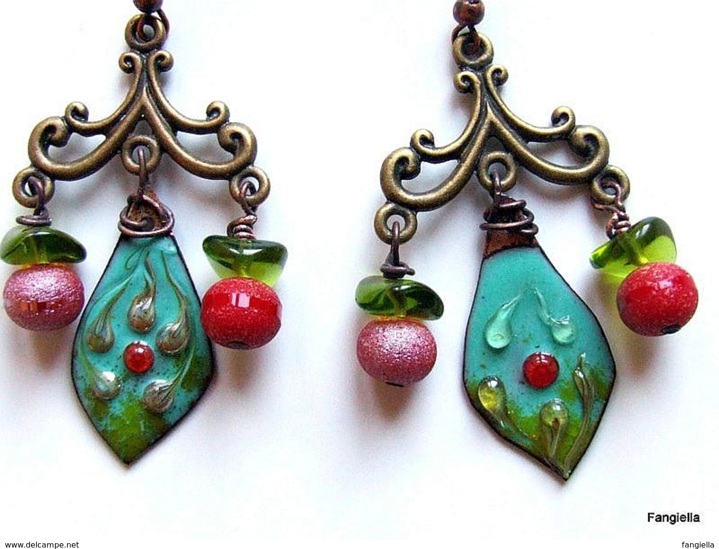 Boucles D'oreilles Turquoise Rouge Cerise Vert émaux Sur Cuivre Quartz Titane Verre Chandelier  Un Merveilleux Travail A - Aretes