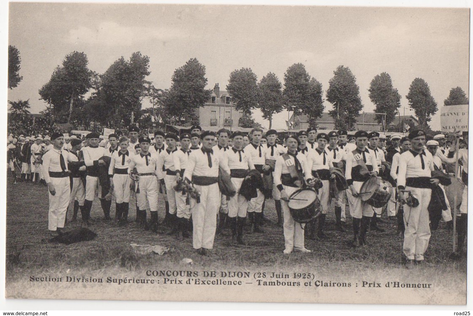 ( 21 ) Lot de 66 cartes postales anciennes du département de la Côte d'Or