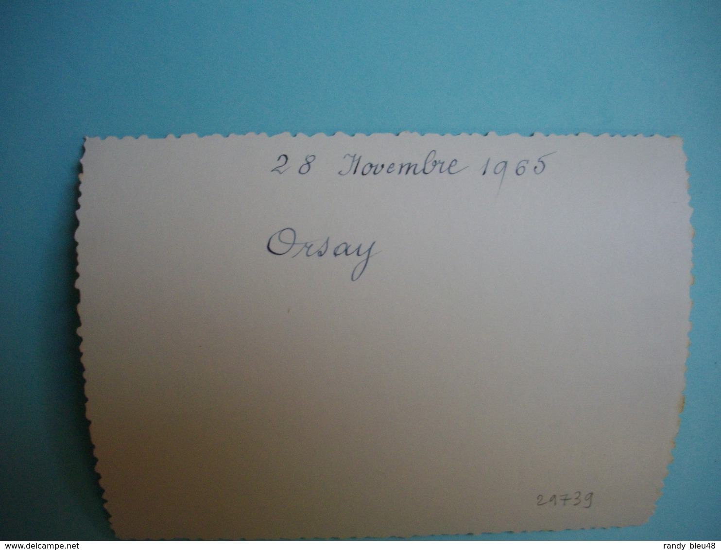 PHOTOGRAPHIE   ORSAY  -  91  -  Centre Du Bourg  -  Parfumerie  -  Charcuterie  -  8,3 X  11  Cms - 1965 -  Essonne - Orsay