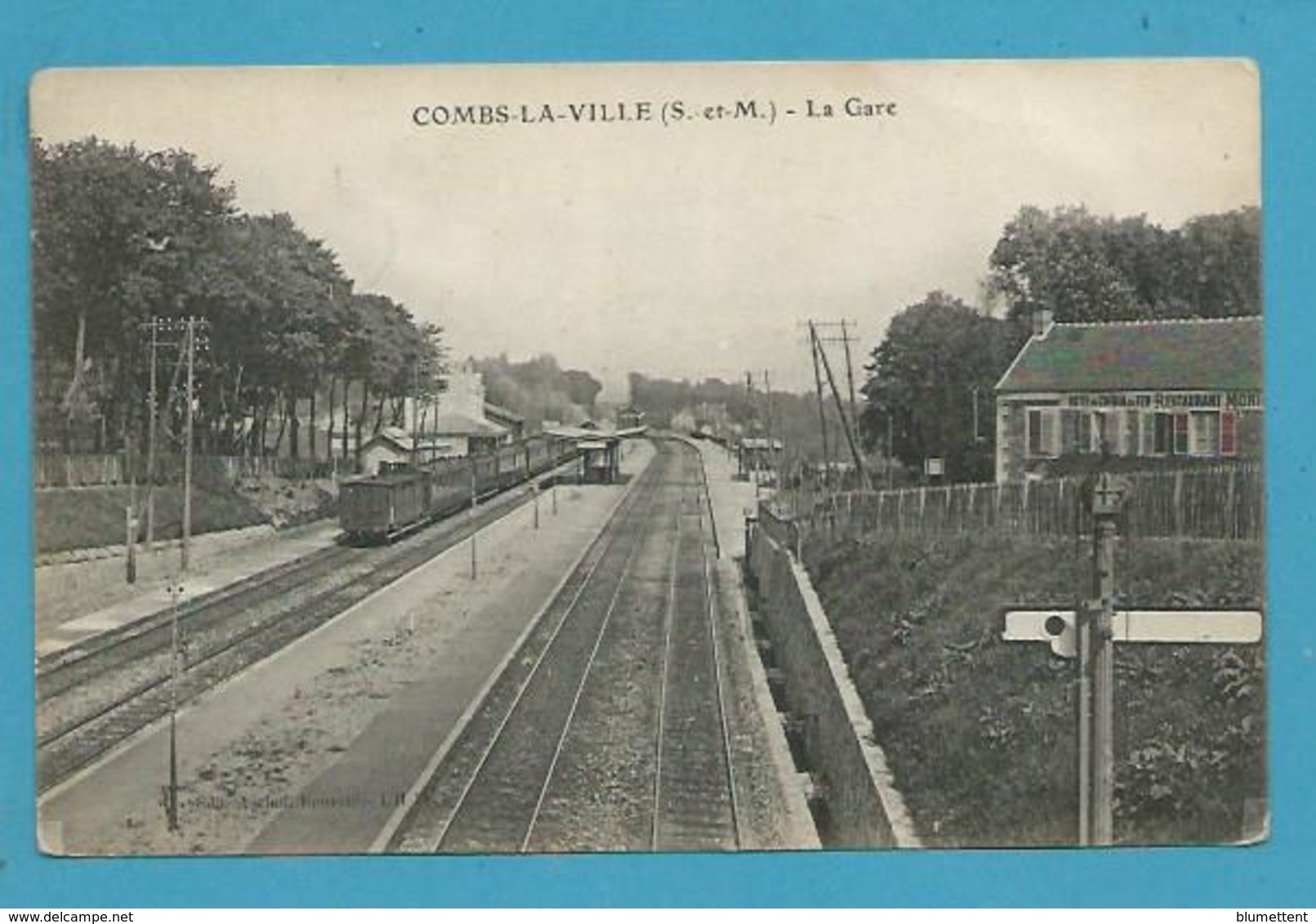 CPA Chemin De Fer Trains En Gare De COMBS-LA-VILLE 77 - Combs La Ville